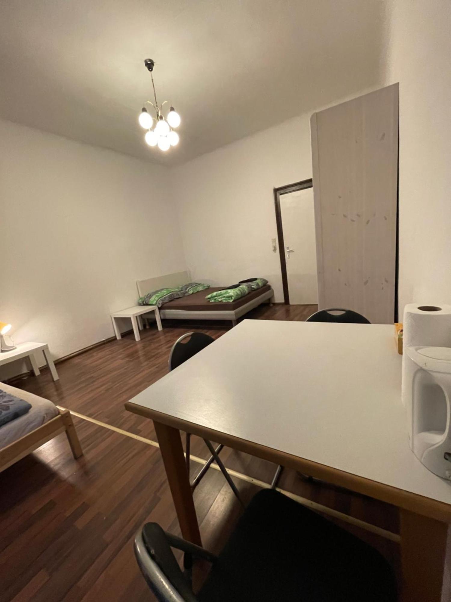 U6 Schoepfwerk Hostel 11 ウィーン エクステリア 写真