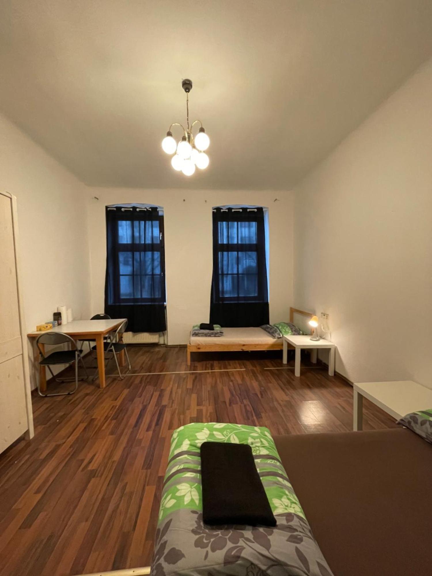 U6 Schoepfwerk Hostel 11 ウィーン エクステリア 写真