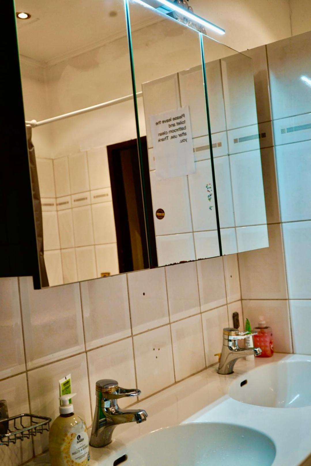 U6 Schoepfwerk Hostel 11 ウィーン エクステリア 写真